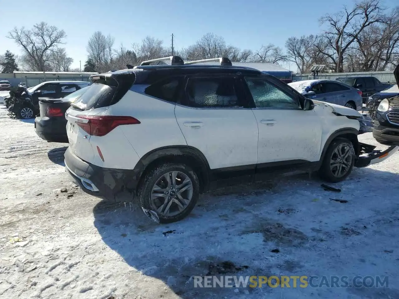 3 Photograph of a damaged car KNDEU2AA0M7130337 KIA SELTOS 2021