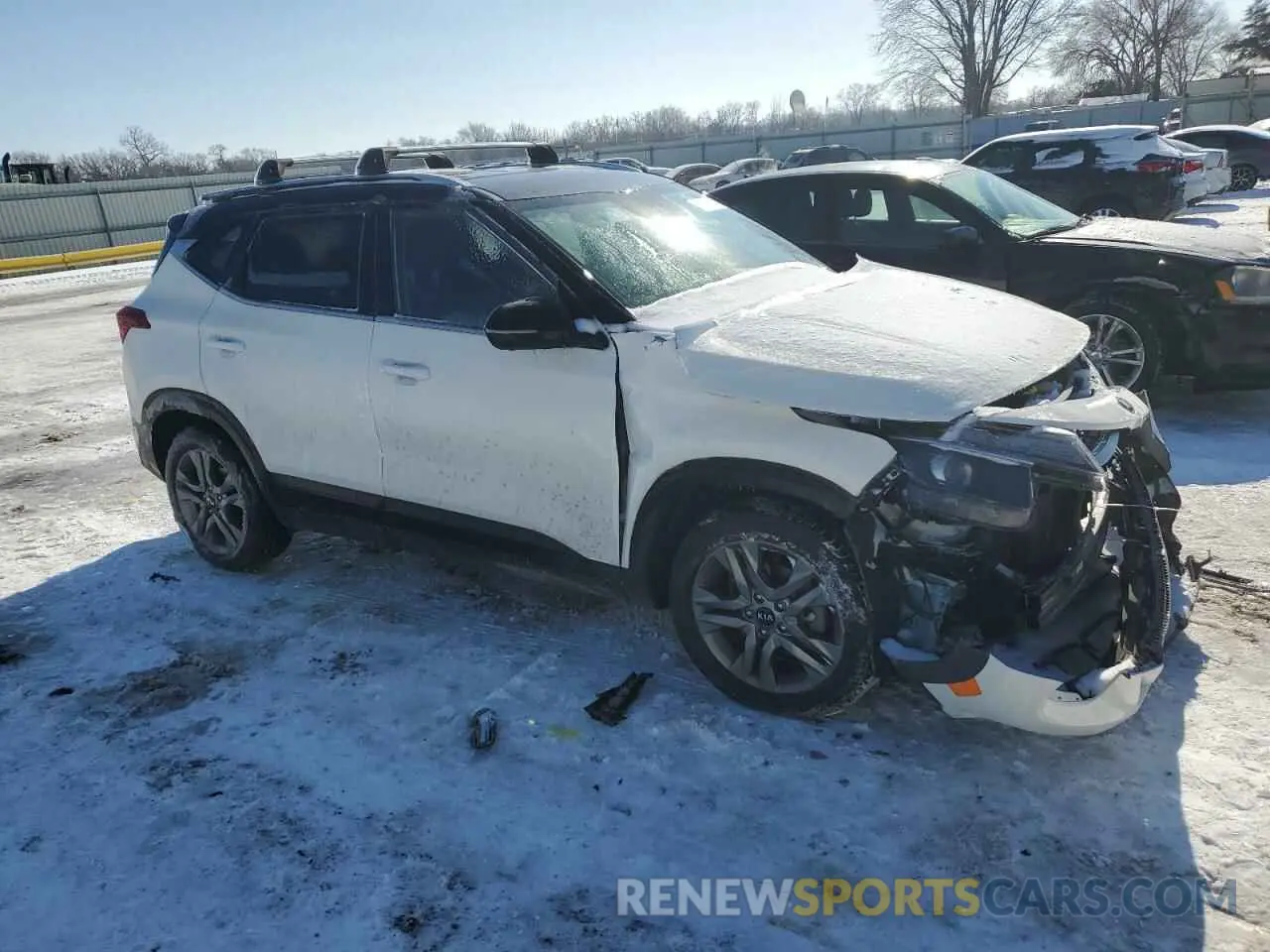4 Photograph of a damaged car KNDEU2AA0M7130337 KIA SELTOS 2021