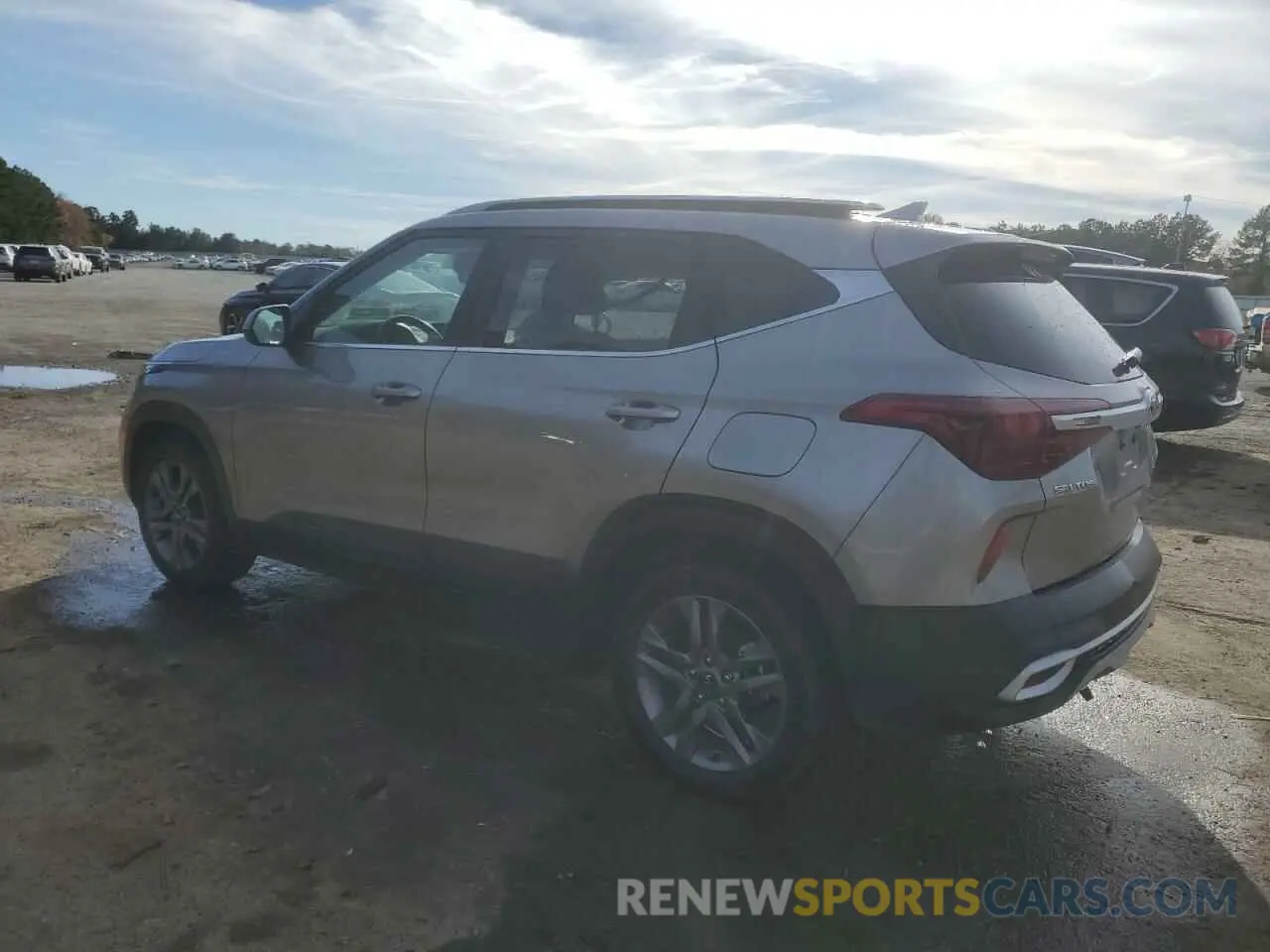 2 Photograph of a damaged car KNDEU2AA0M7189890 KIA SELTOS 2021