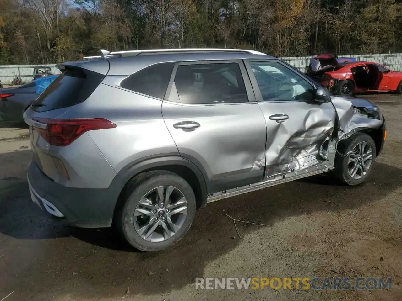 3 Photograph of a damaged car KNDEU2AA0M7189890 KIA SELTOS 2021