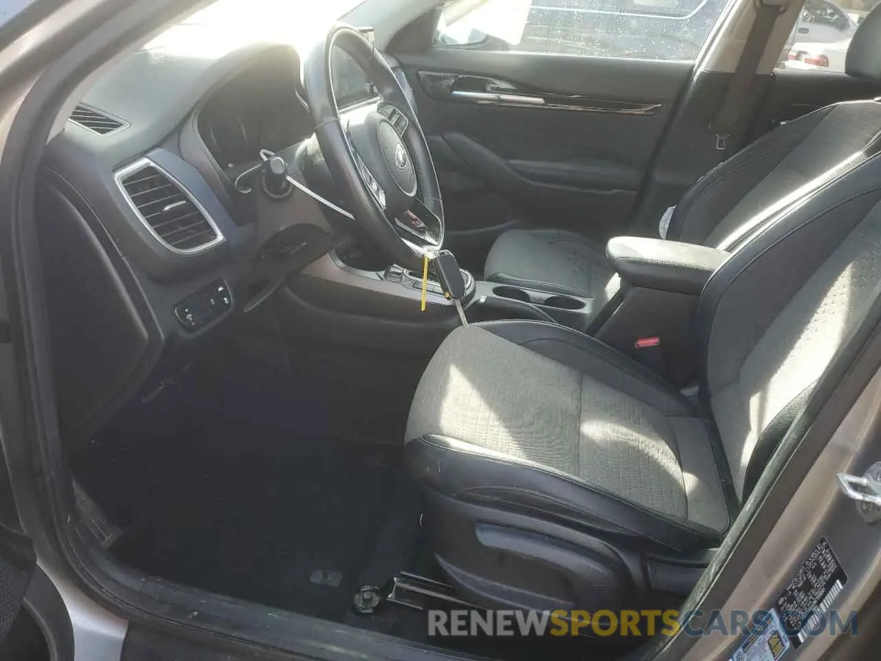 7 Photograph of a damaged car KNDEU2AA0M7189890 KIA SELTOS 2021
