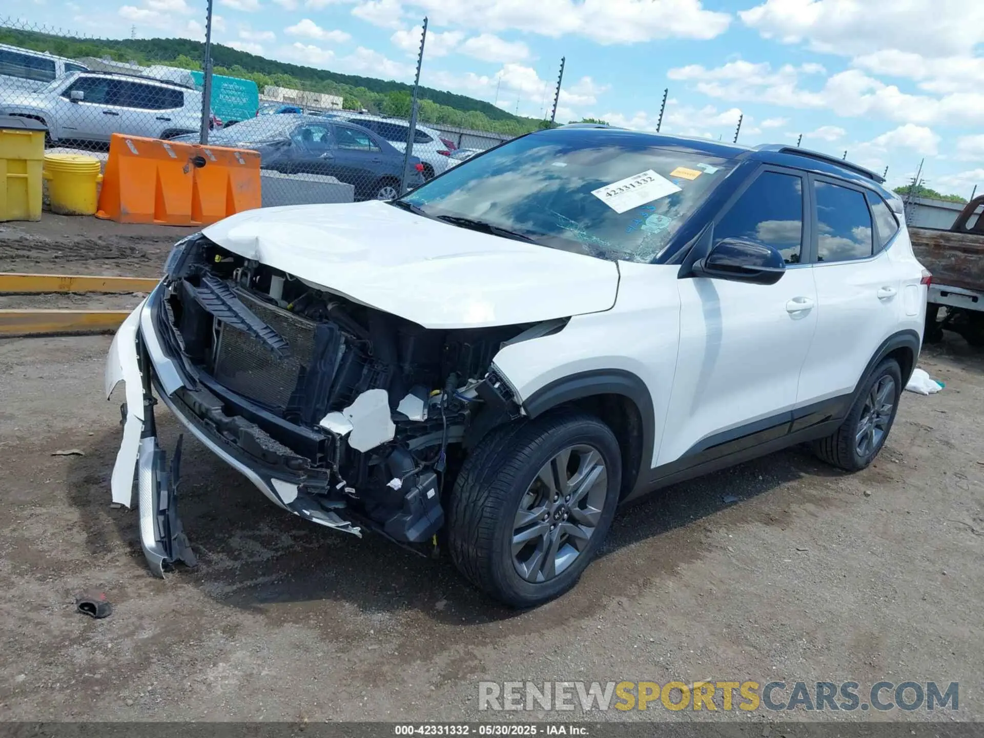 2 Photograph of a damaged car KNDEU2AA1M7115507 KIA SELTOS 2021