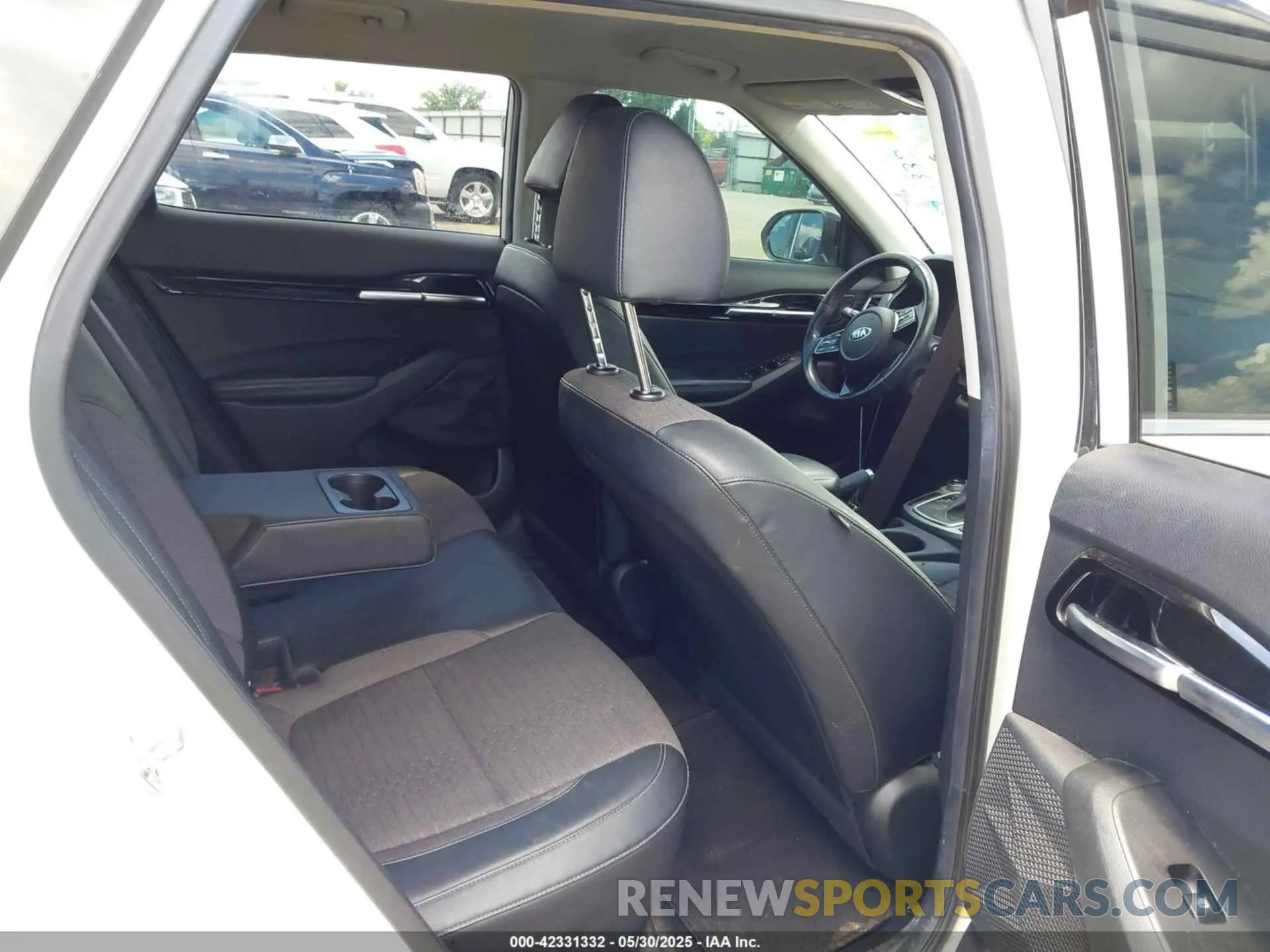 8 Photograph of a damaged car KNDEU2AA1M7115507 KIA SELTOS 2021