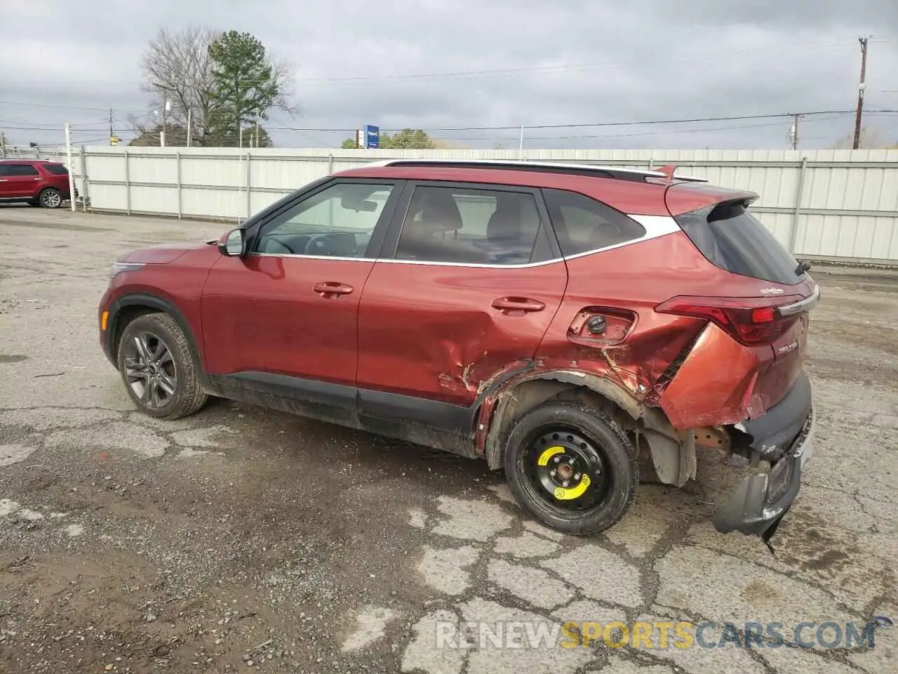 2 Photograph of a damaged car KNDEU2AA2M7044950 KIA SELTOS 2021