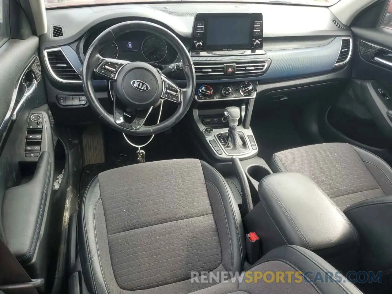 8 Photograph of a damaged car KNDEU2AA2M7044950 KIA SELTOS 2021