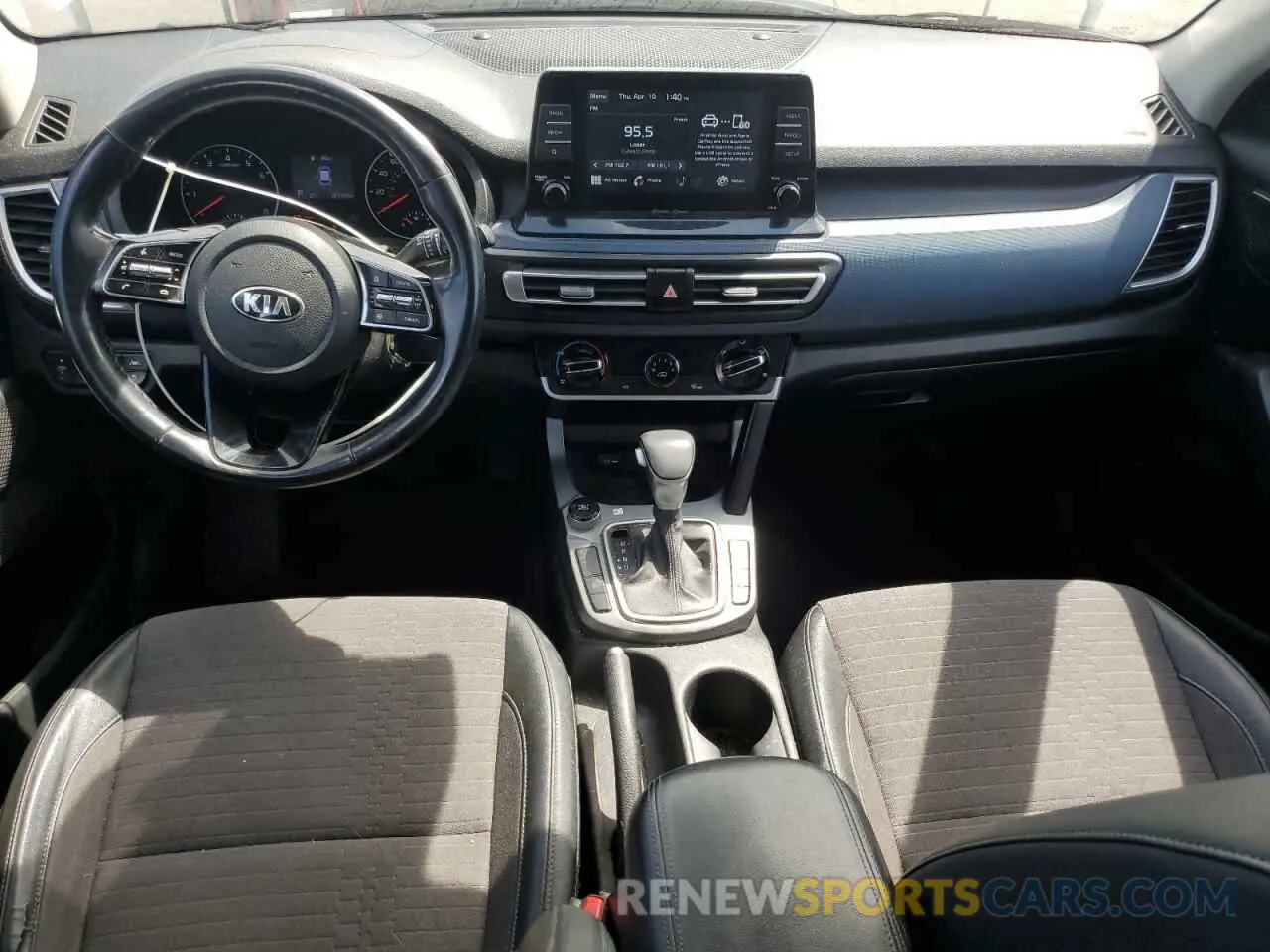 8 Photograph of a damaged car KNDEU2AA2M7075888 KIA SELTOS 2021