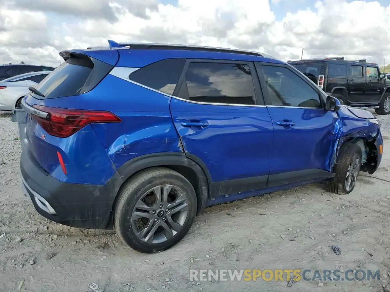 3 Photograph of a damaged car KNDEU2AA2M7088088 KIA SELTOS 2021
