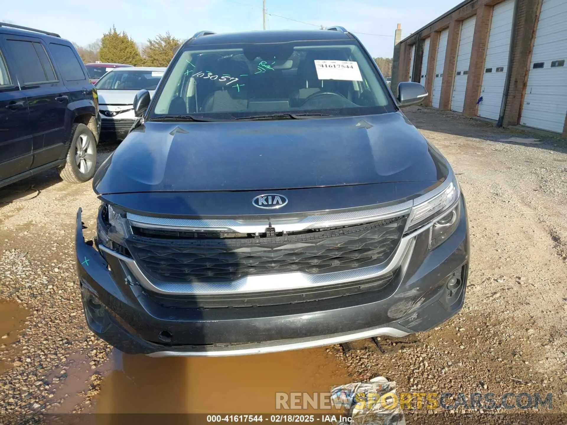 12 Photograph of a damaged car KNDEU2AA2M7103057 KIA SELTOS 2021