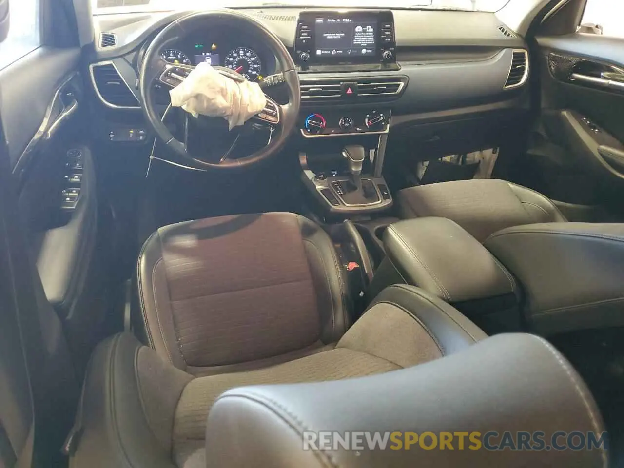 8 Photograph of a damaged car KNDEU2AA2M7175621 KIA SELTOS 2021