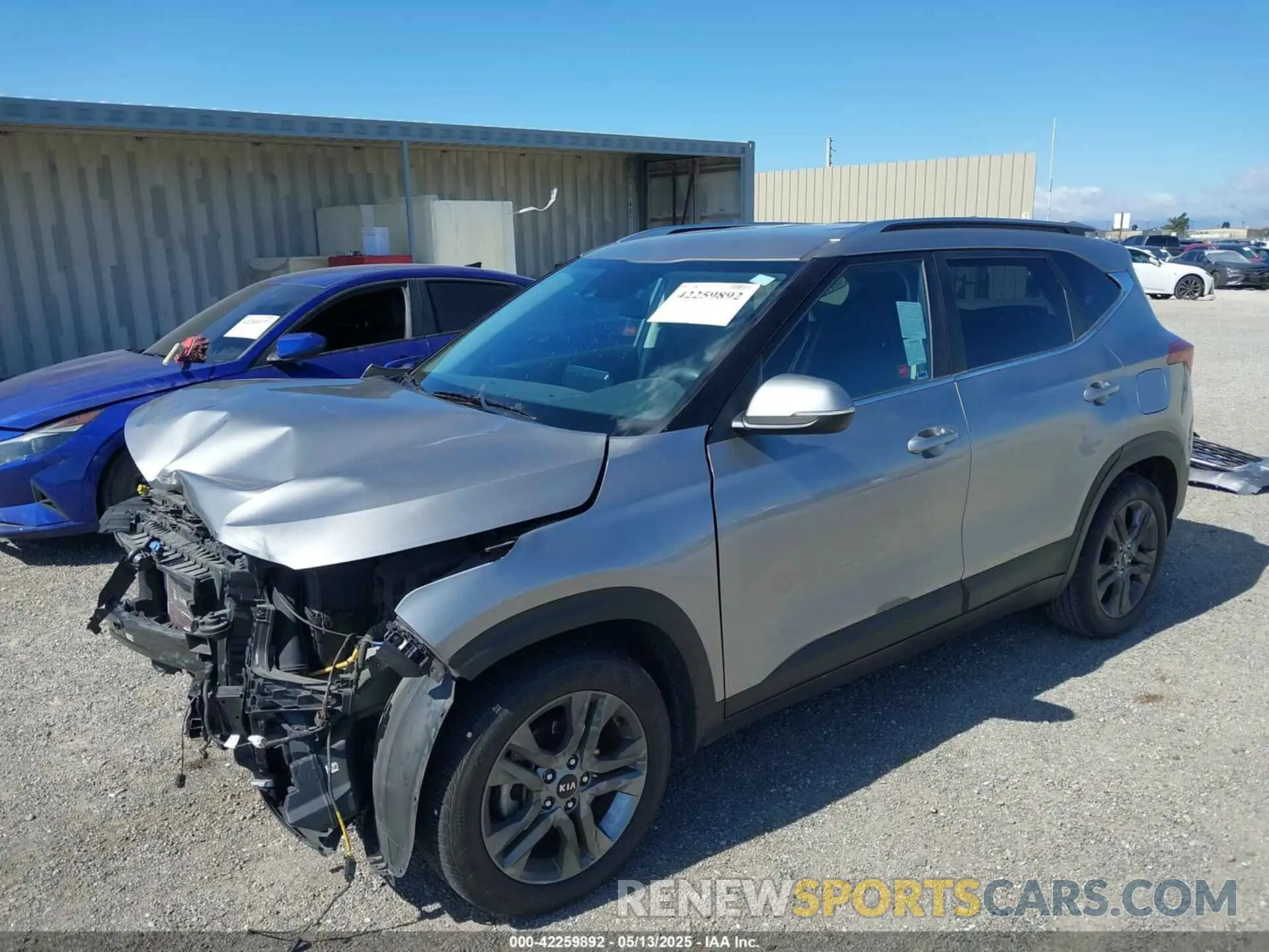 2 Photograph of a damaged car KNDEU2AA2M7195643 KIA SELTOS 2021