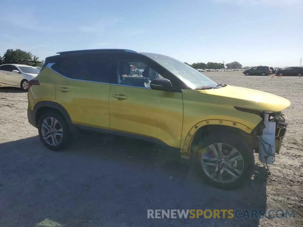 4 Photograph of a damaged car KNDEU2AA3M7125519 KIA SELTOS 2021
