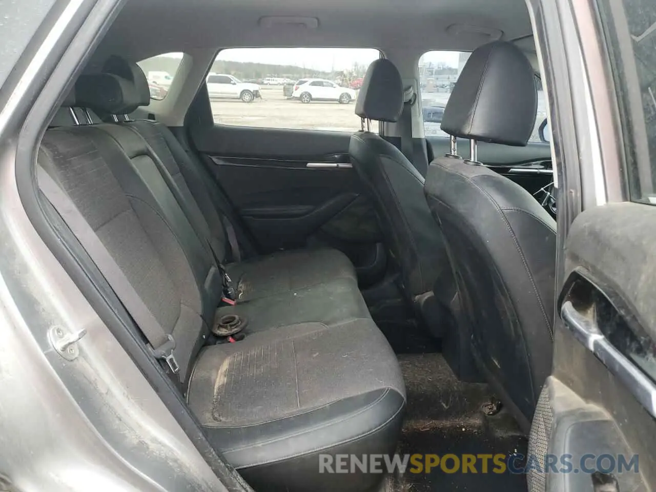 11 Photograph of a damaged car KNDEU2AA3M7148248 KIA SELTOS 2021