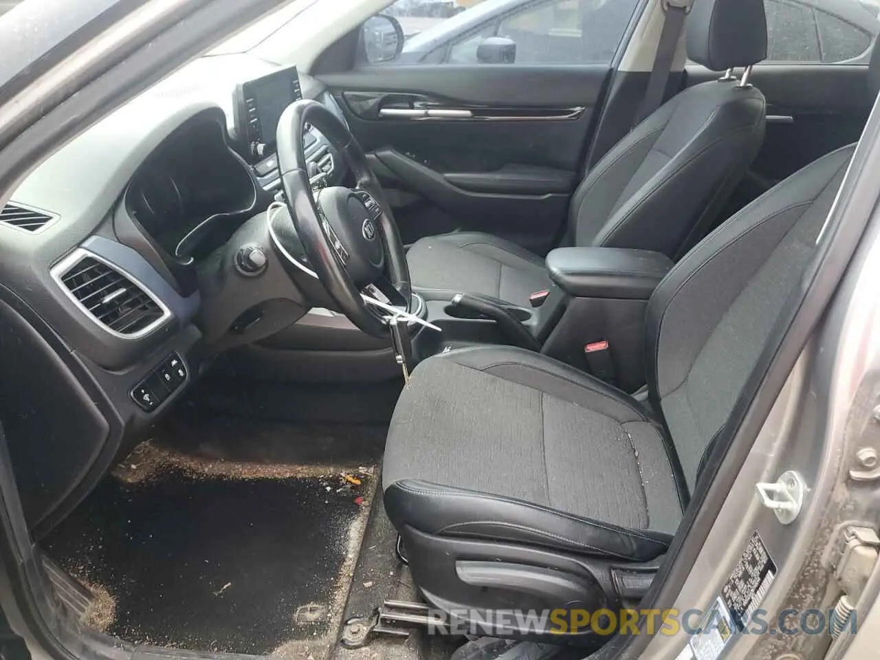 7 Photograph of a damaged car KNDEU2AA3M7148248 KIA SELTOS 2021