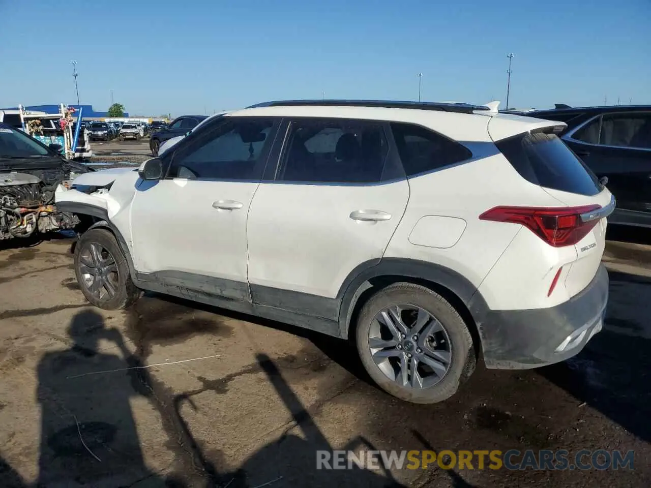 2 Photograph of a damaged car KNDEU2AA3M7221716 KIA SELTOS 2021