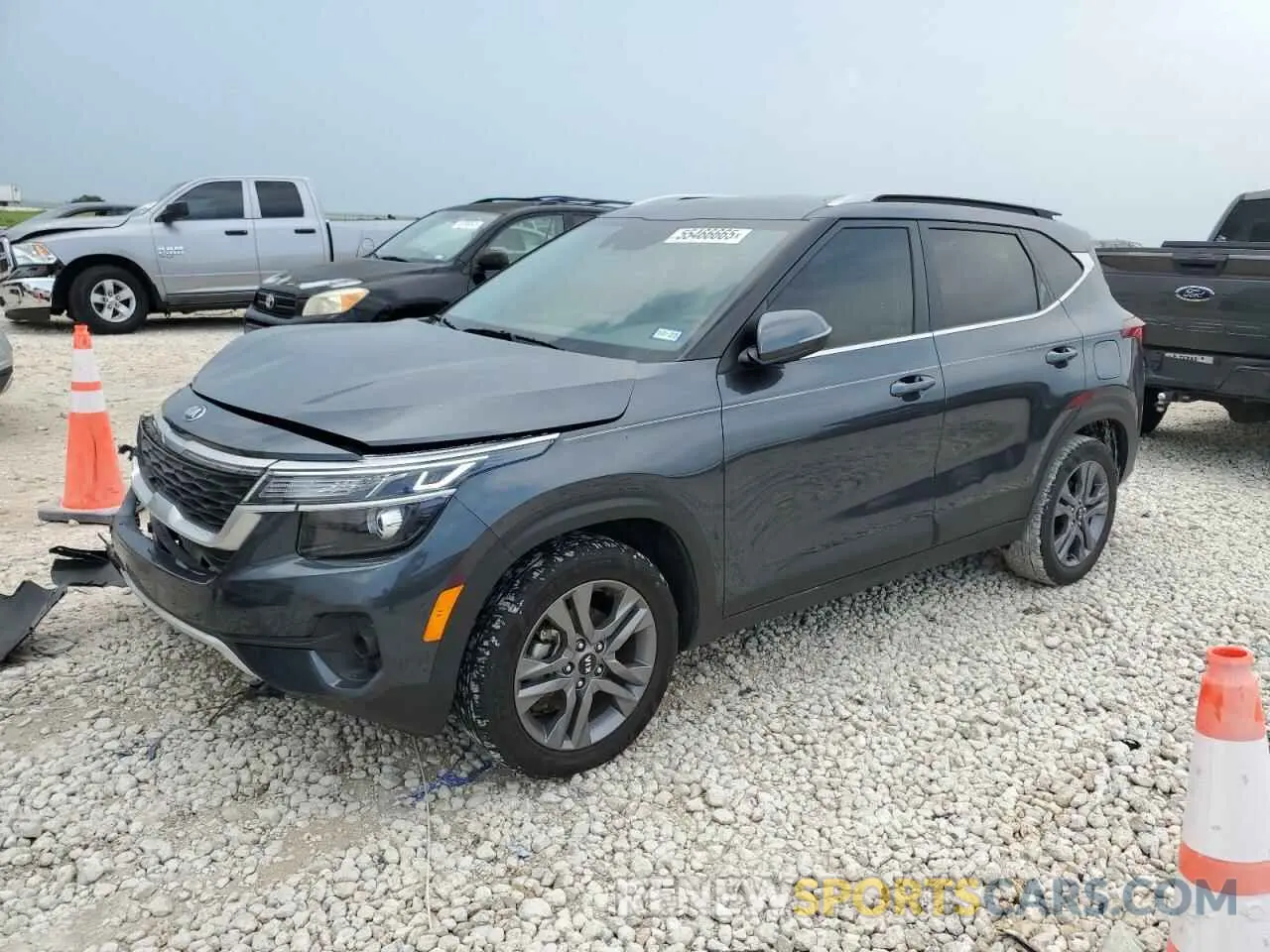 1 Photograph of a damaged car KNDEU2AA4M7129983 KIA SELTOS 2021
