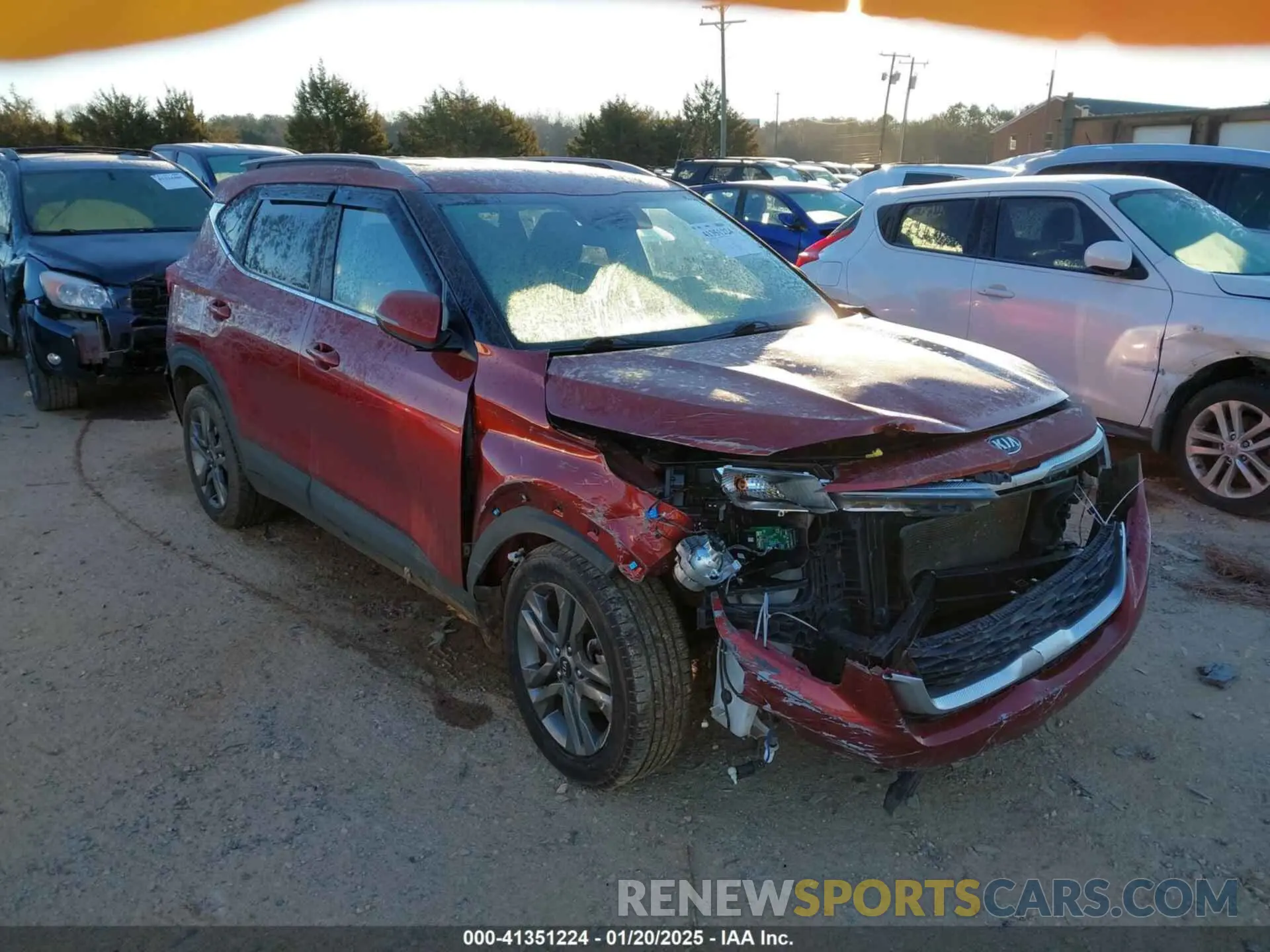 1 Photograph of a damaged car KNDEU2AA4M7172588 KIA SELTOS 2021