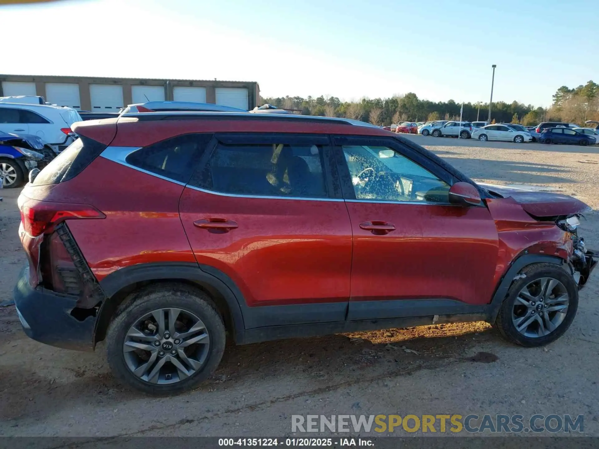13 Photograph of a damaged car KNDEU2AA4M7172588 KIA SELTOS 2021