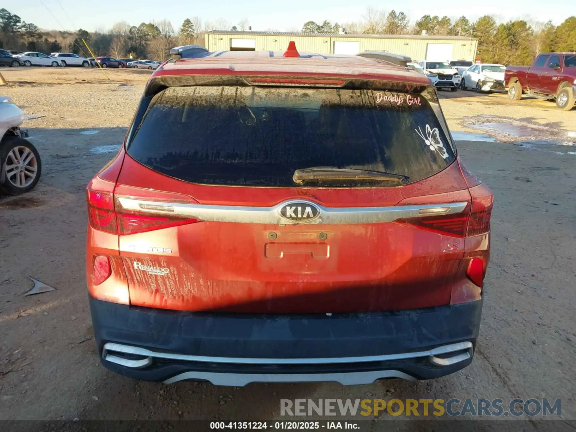 16 Photograph of a damaged car KNDEU2AA4M7172588 KIA SELTOS 2021