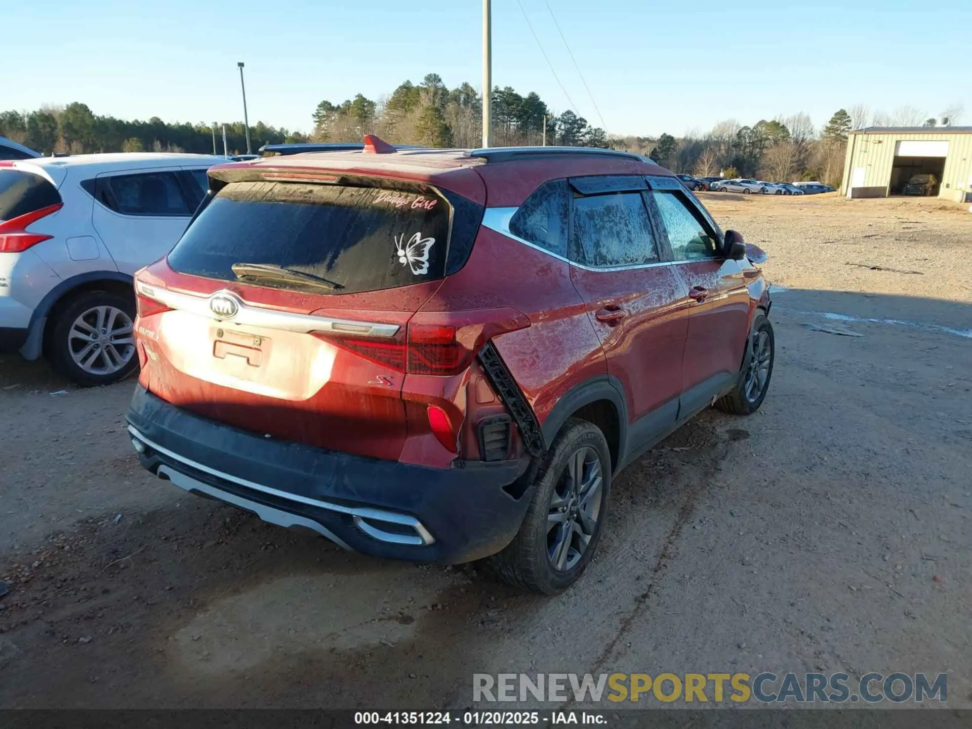 4 Photograph of a damaged car KNDEU2AA4M7172588 KIA SELTOS 2021
