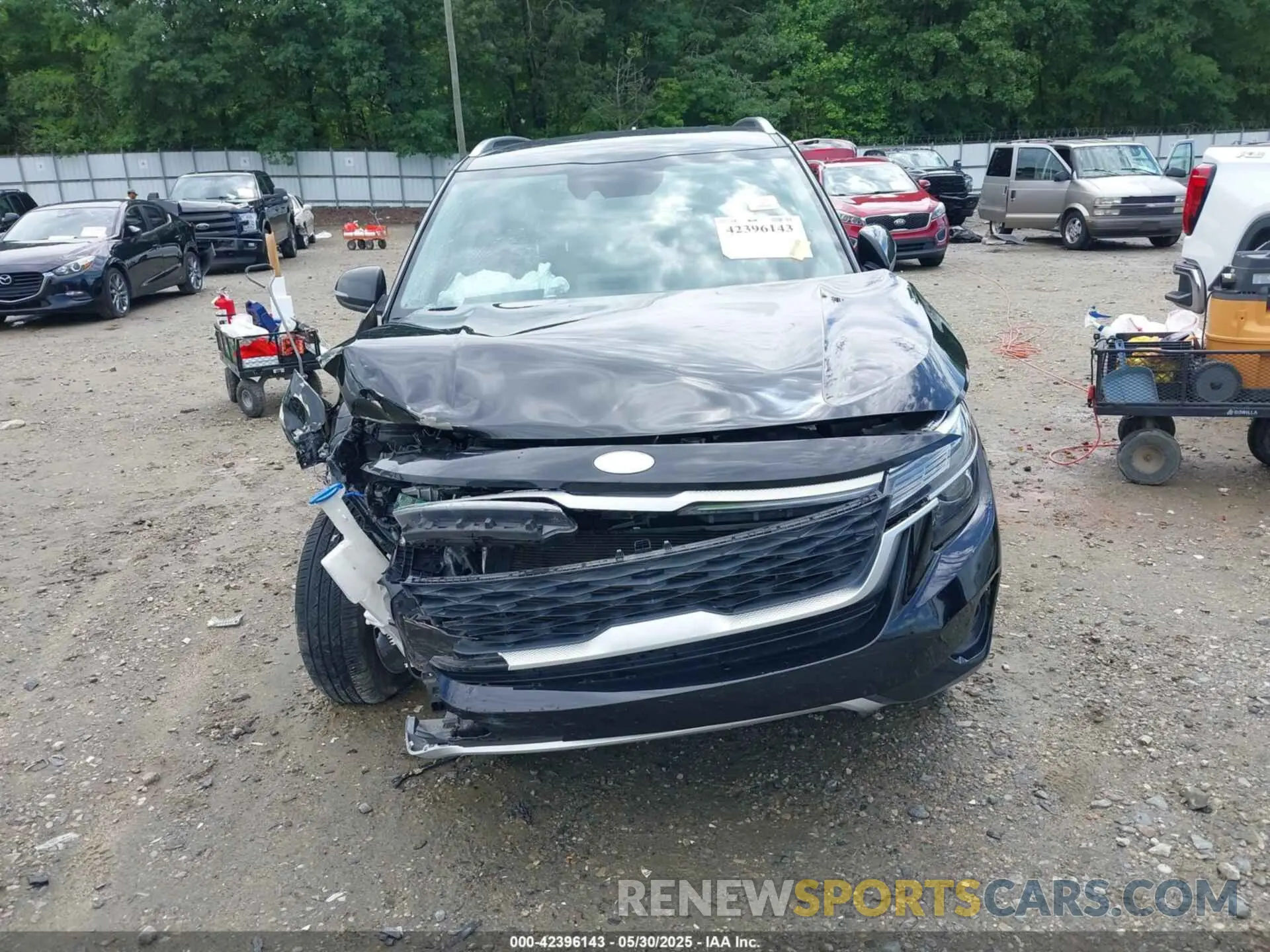 12 Photograph of a damaged car KNDEU2AA5M7050144 KIA SELTOS 2021