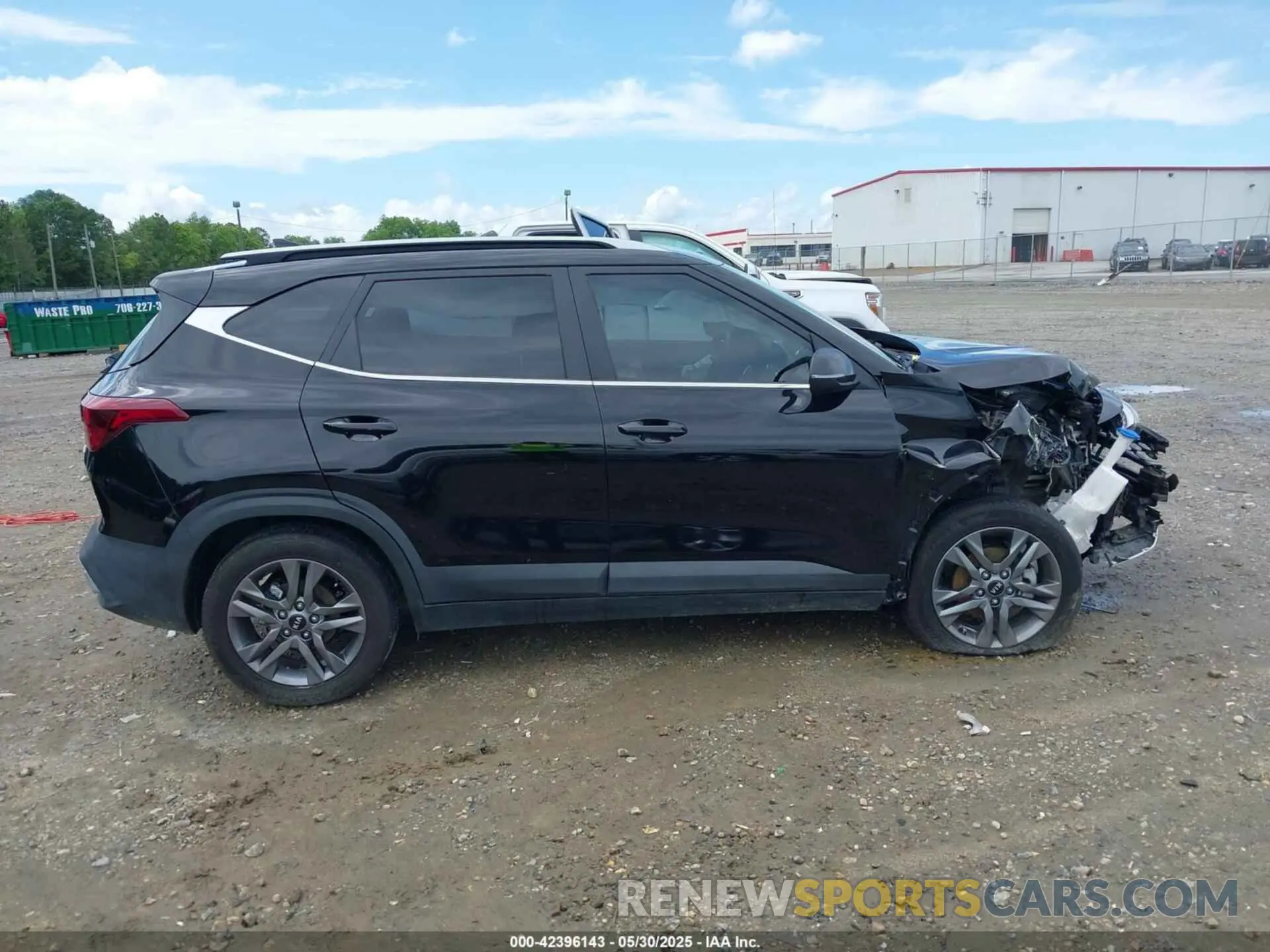 13 Photograph of a damaged car KNDEU2AA5M7050144 KIA SELTOS 2021