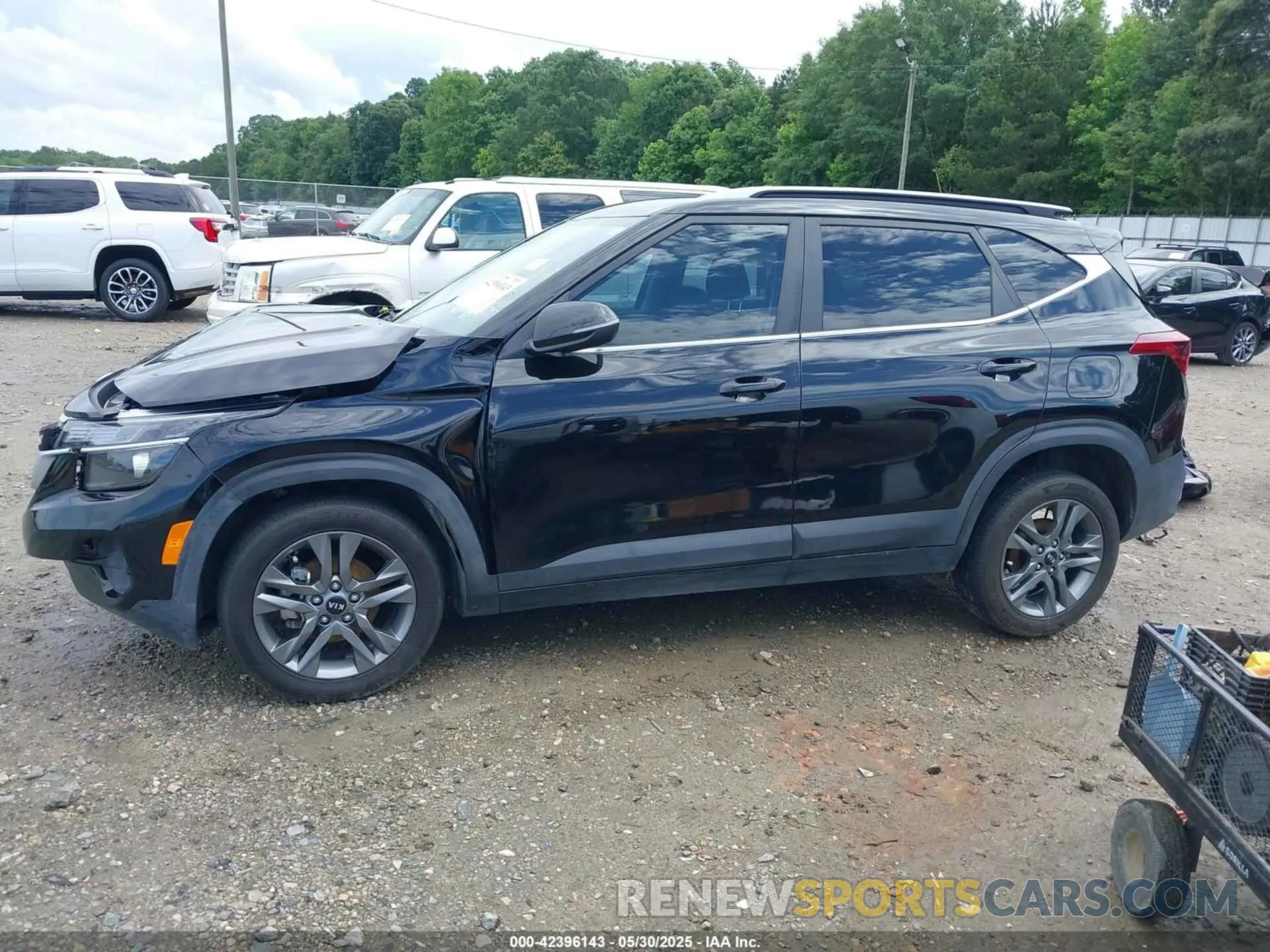 14 Photograph of a damaged car KNDEU2AA5M7050144 KIA SELTOS 2021