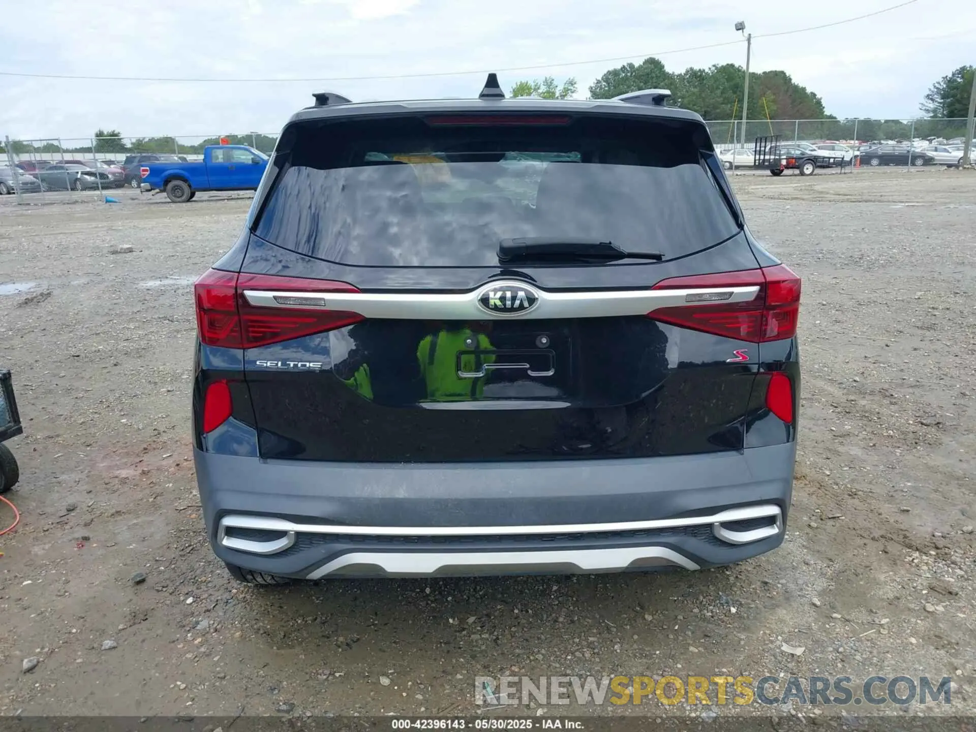 16 Photograph of a damaged car KNDEU2AA5M7050144 KIA SELTOS 2021