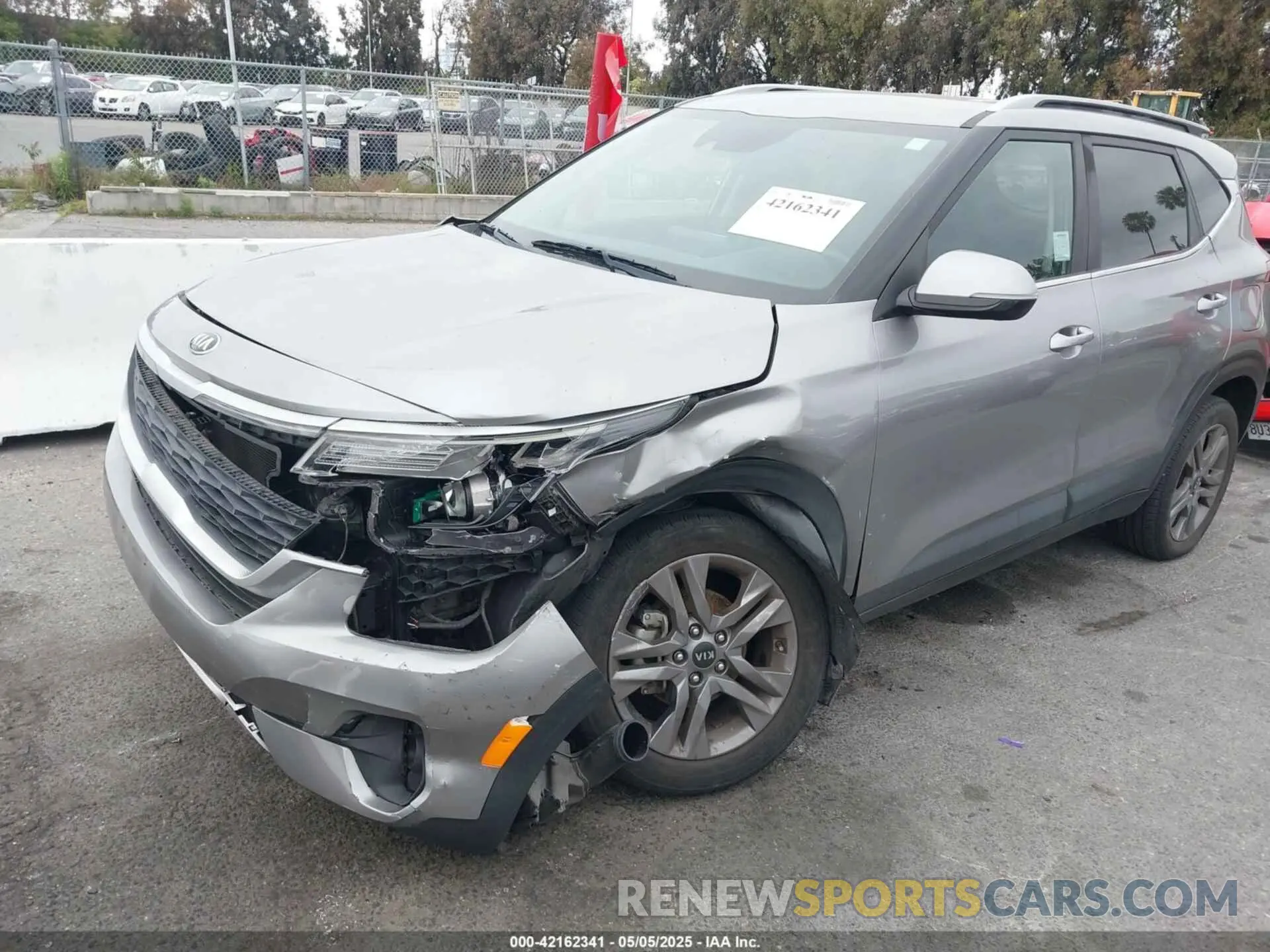 2 Photograph of a damaged car KNDEU2AA5M7218624 KIA SELTOS 2021