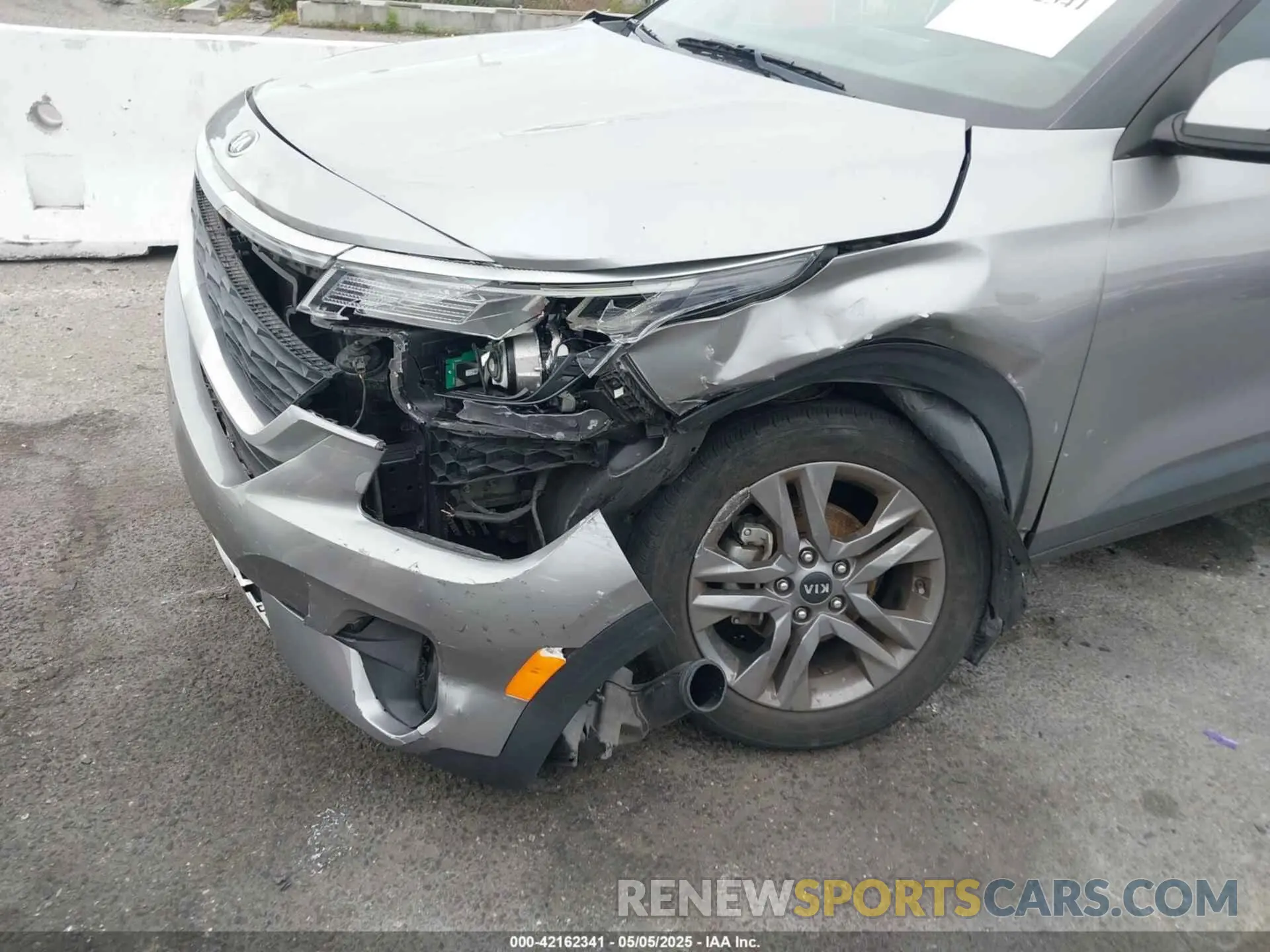 6 Photograph of a damaged car KNDEU2AA5M7218624 KIA SELTOS 2021