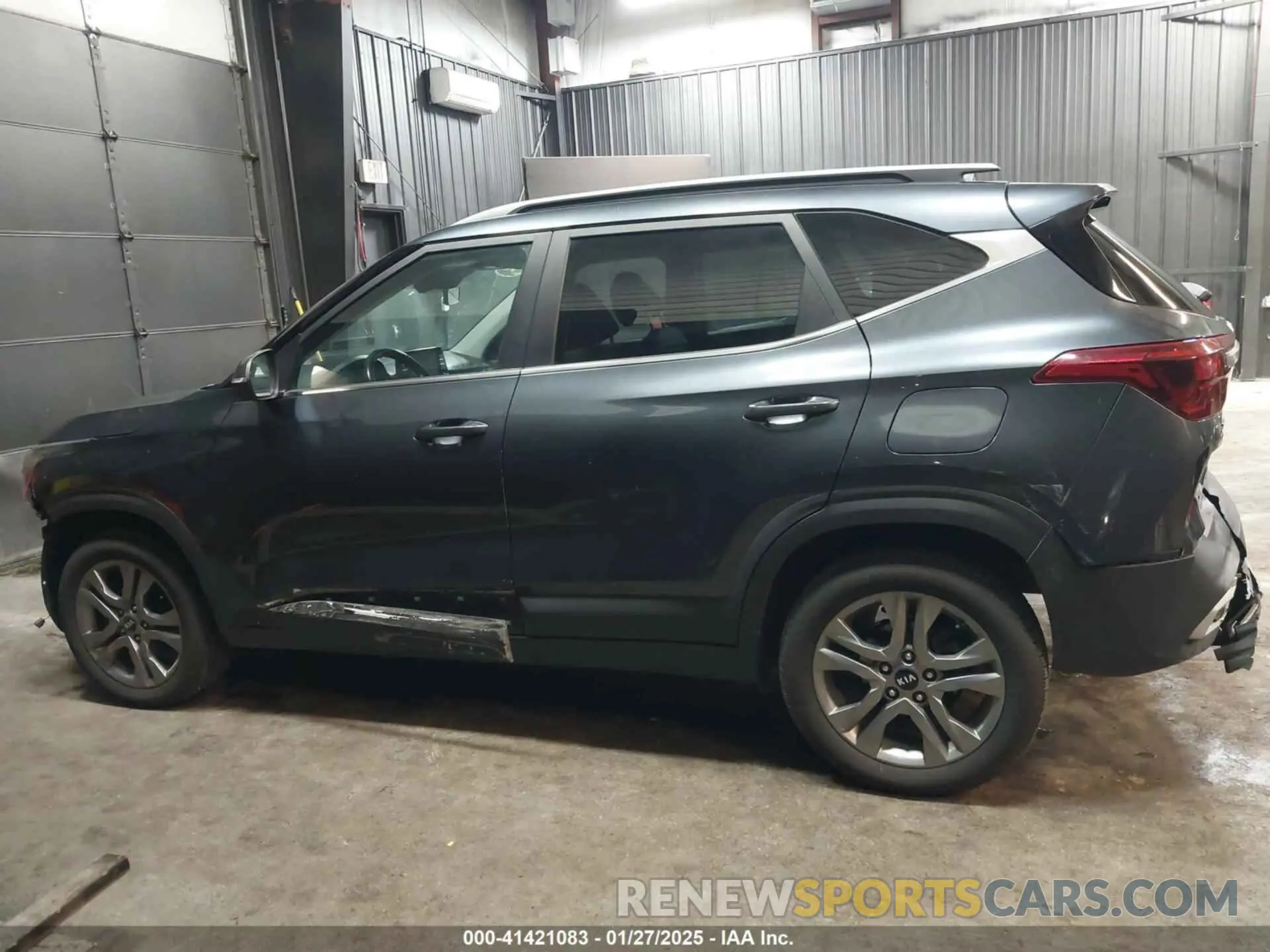 15 Photograph of a damaged car KNDEU2AA5M7227629 KIA SELTOS 2021