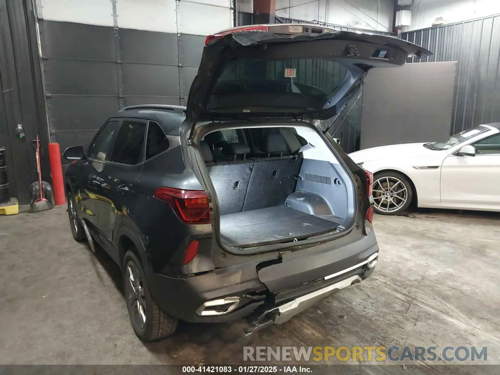 3 Photograph of a damaged car KNDEU2AA5M7227629 KIA SELTOS 2021