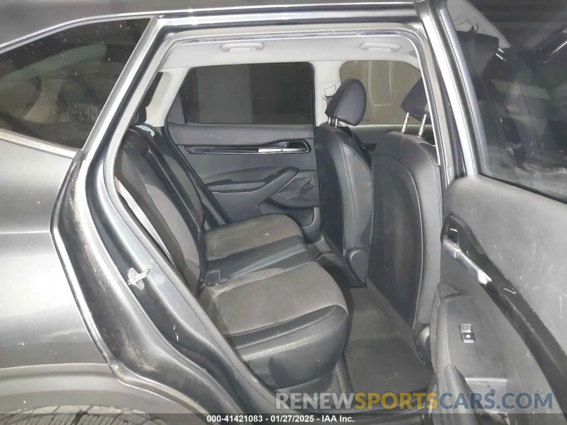 8 Photograph of a damaged car KNDEU2AA5M7227629 KIA SELTOS 2021