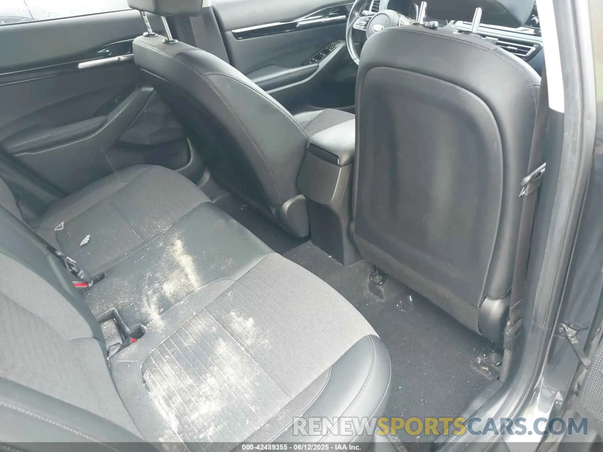 8 Photograph of a damaged car KNDEU2AA6M7060066 KIA SELTOS 2021