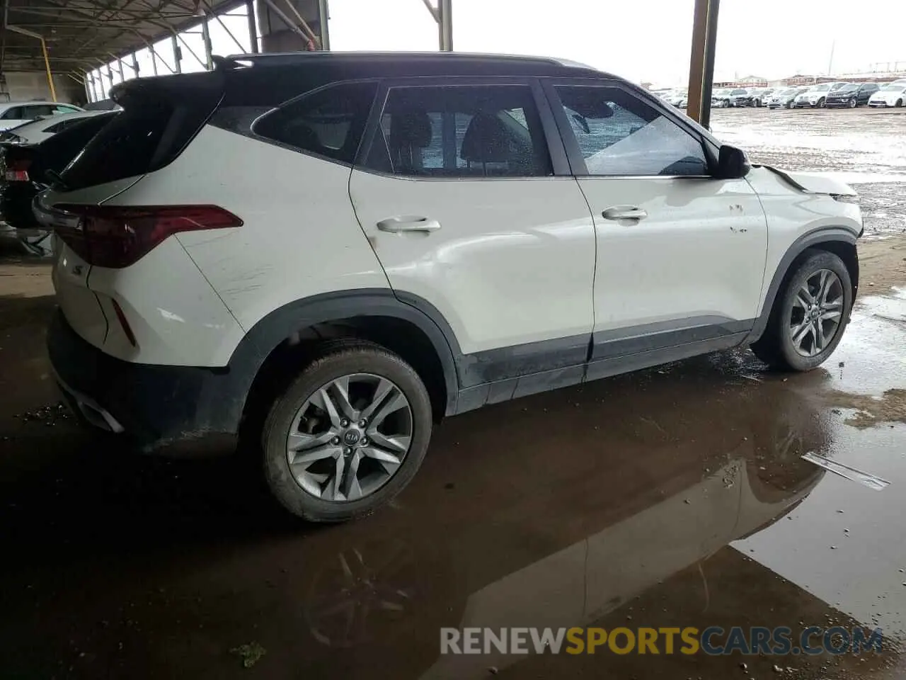 3 Photograph of a damaged car KNDEU2AA6M7099112 KIA SELTOS 2021