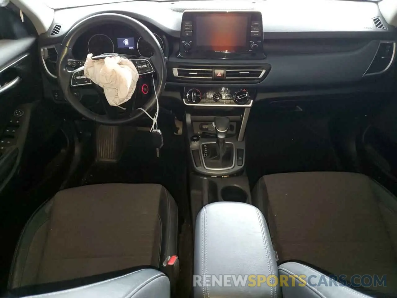 8 Photograph of a damaged car KNDEU2AA6M7099112 KIA SELTOS 2021