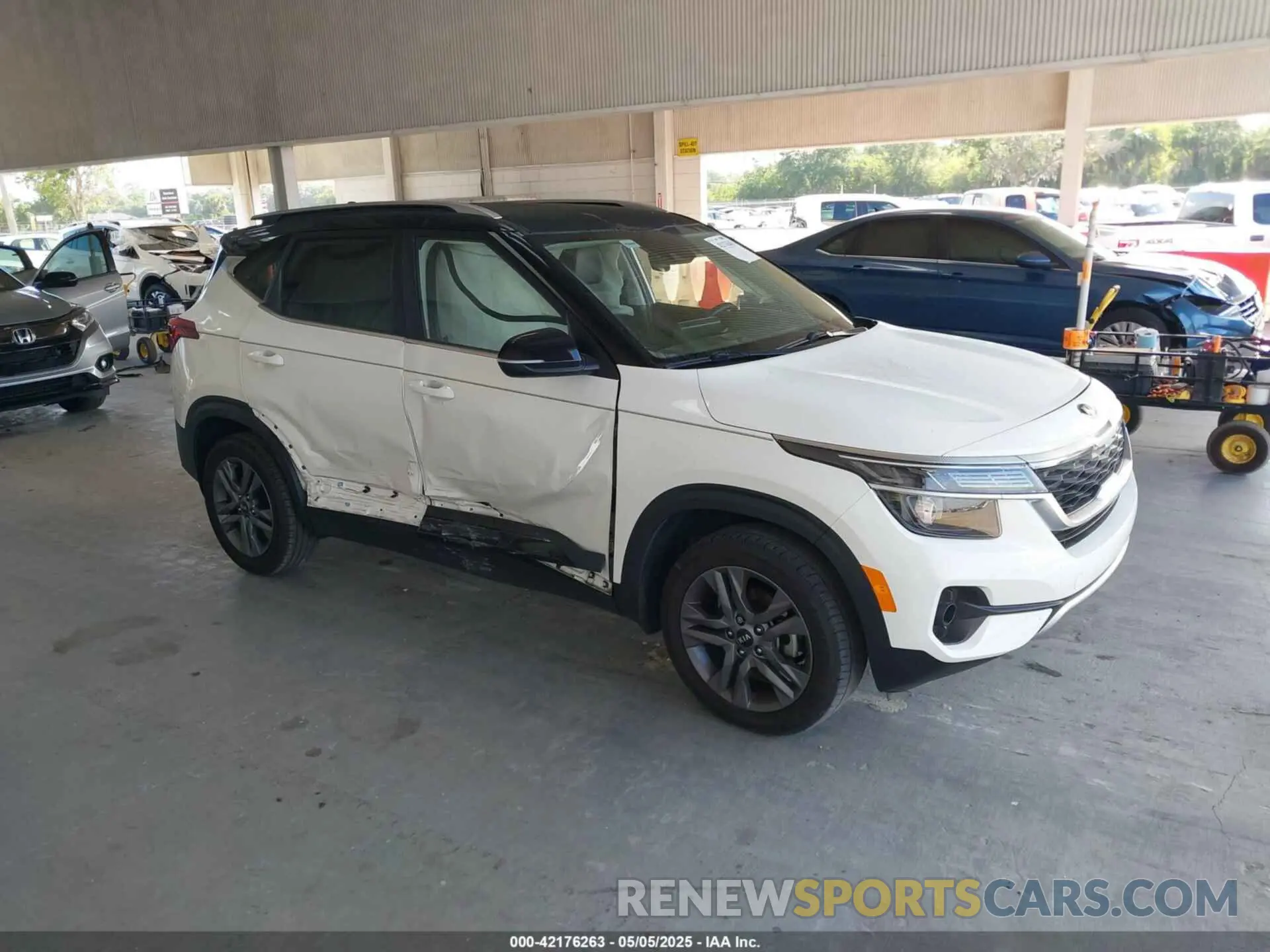 1 Photograph of a damaged car KNDEU2AA6M7120850 KIA SELTOS 2021