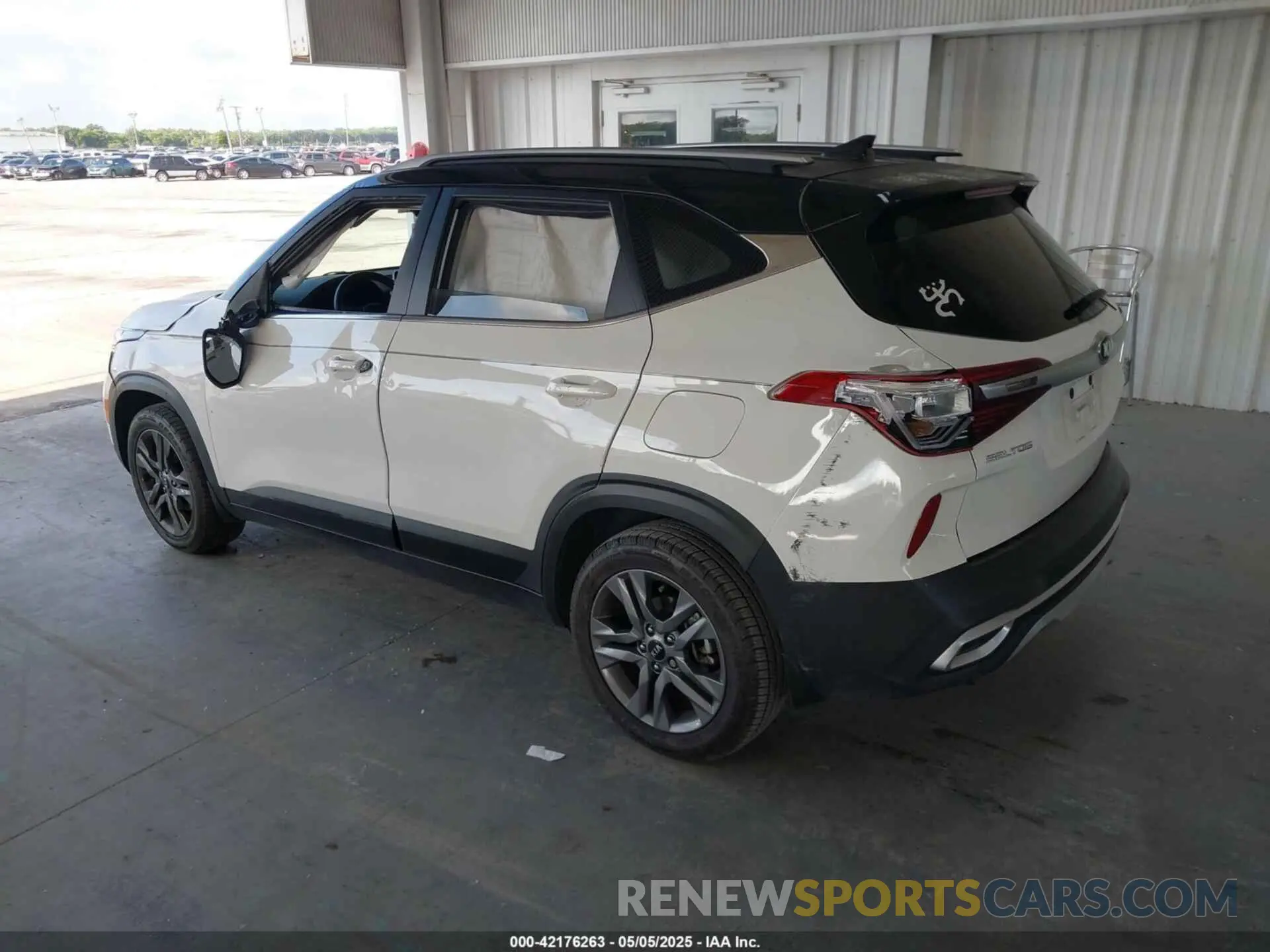 3 Photograph of a damaged car KNDEU2AA6M7120850 KIA SELTOS 2021