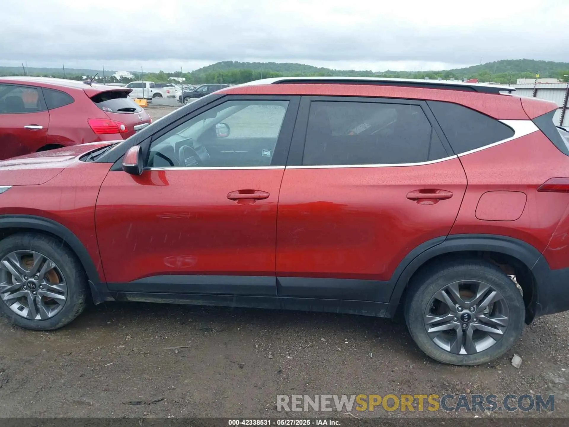 15 Photograph of a damaged car KNDEU2AA7M7192060 KIA SELTOS 2021