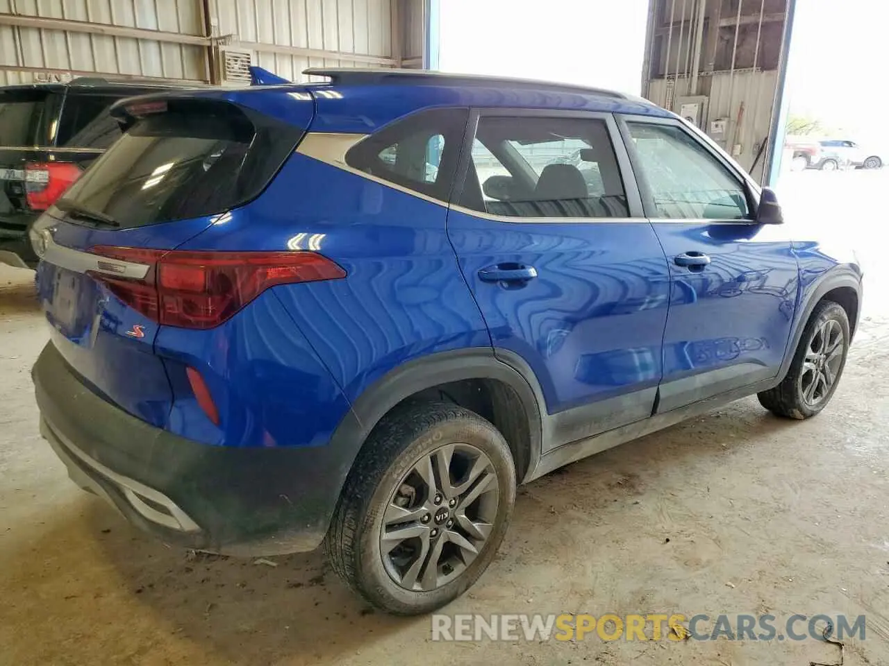 3 Photograph of a damaged car KNDEU2AA7M7227096 KIA SELTOS 2021