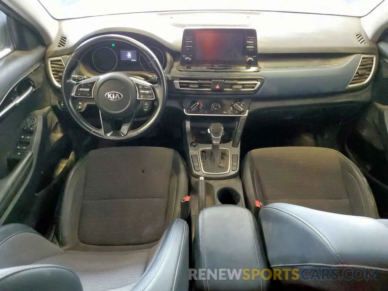 8 Photograph of a damaged car KNDEU2AA7M7227096 KIA SELTOS 2021