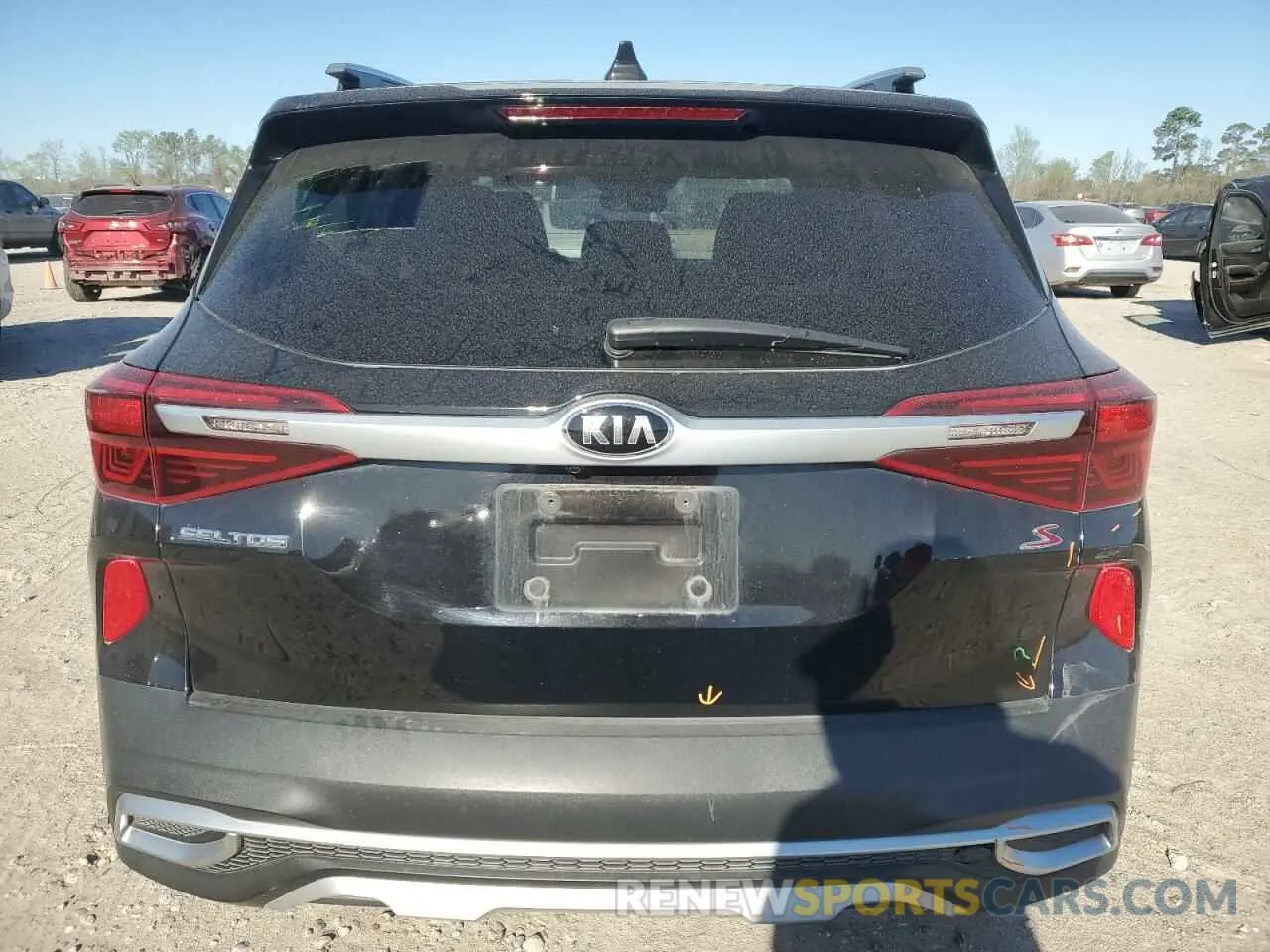 6 Photograph of a damaged car KNDEU2AA8M7105024 KIA SELTOS 2021