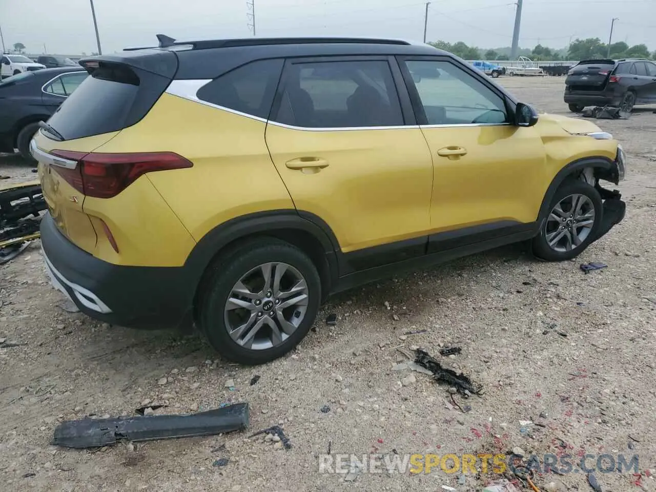 3 Photograph of a damaged car KNDEU2AA8M7151033 KIA SELTOS 2021