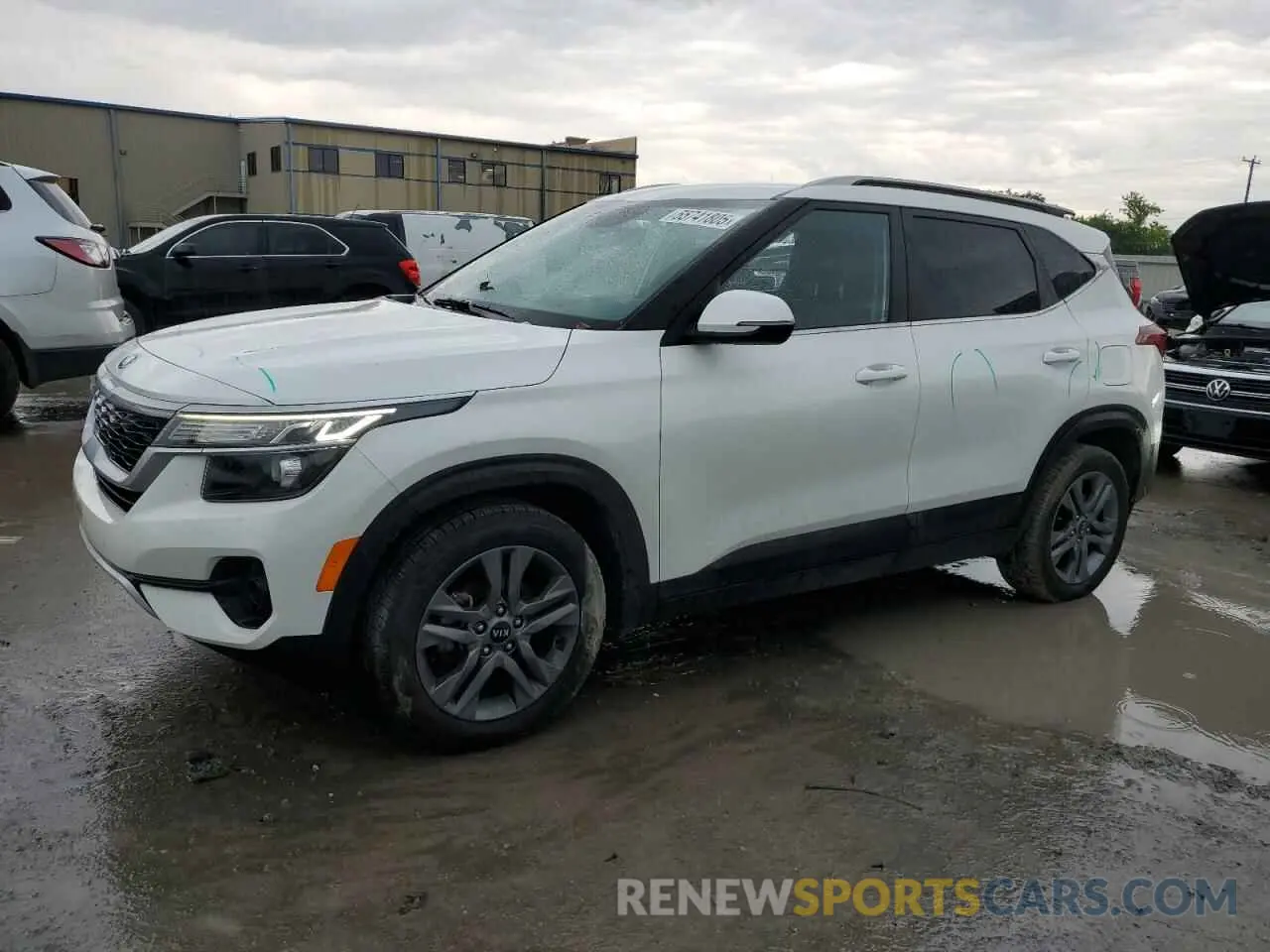 1 Photograph of a damaged car KNDEU2AA8M7189832 KIA SELTOS 2021