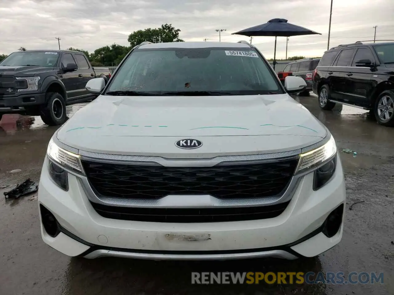5 Photograph of a damaged car KNDEU2AA8M7189832 KIA SELTOS 2021