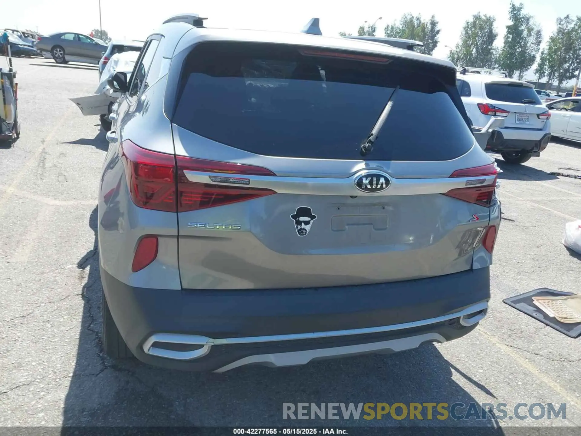 15 Photograph of a damaged car KNDEU2AA8M7225051 KIA SELTOS 2021