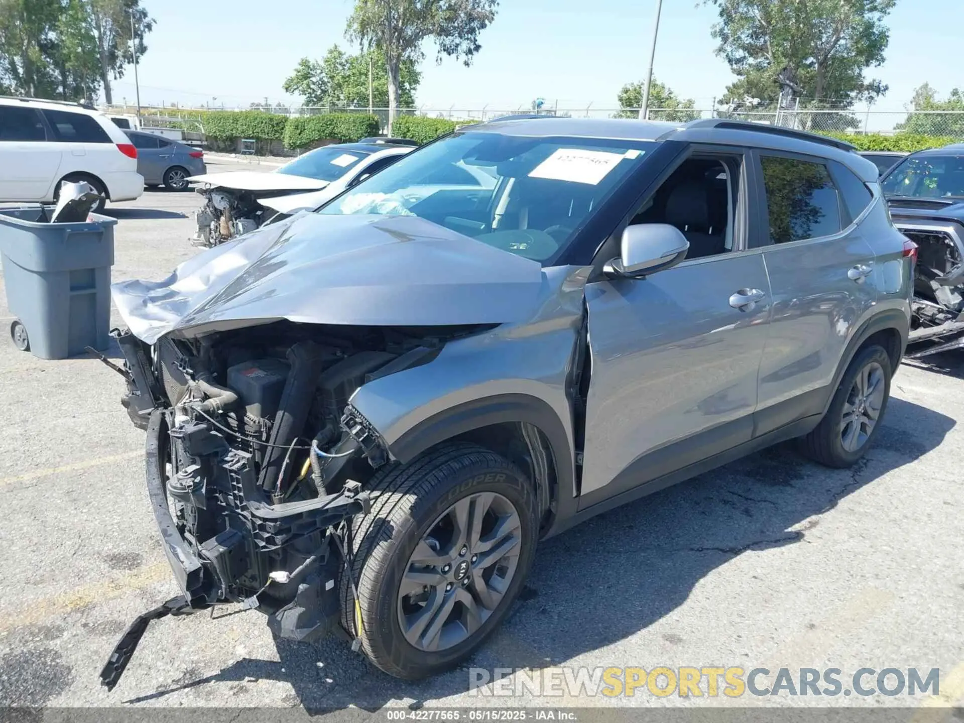 2 Photograph of a damaged car KNDEU2AA8M7225051 KIA SELTOS 2021