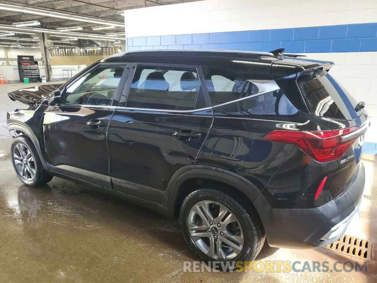2 Photograph of a damaged car KNDEU2AA9M7088461 KIA SELTOS 2021