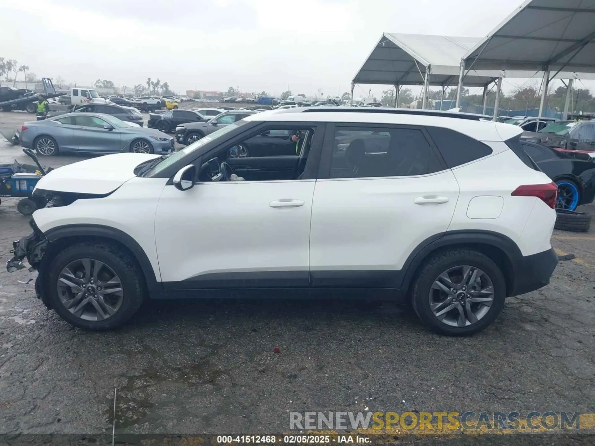 15 Photograph of a damaged car KNDEU2AAXM7058210 KIA SELTOS 2021