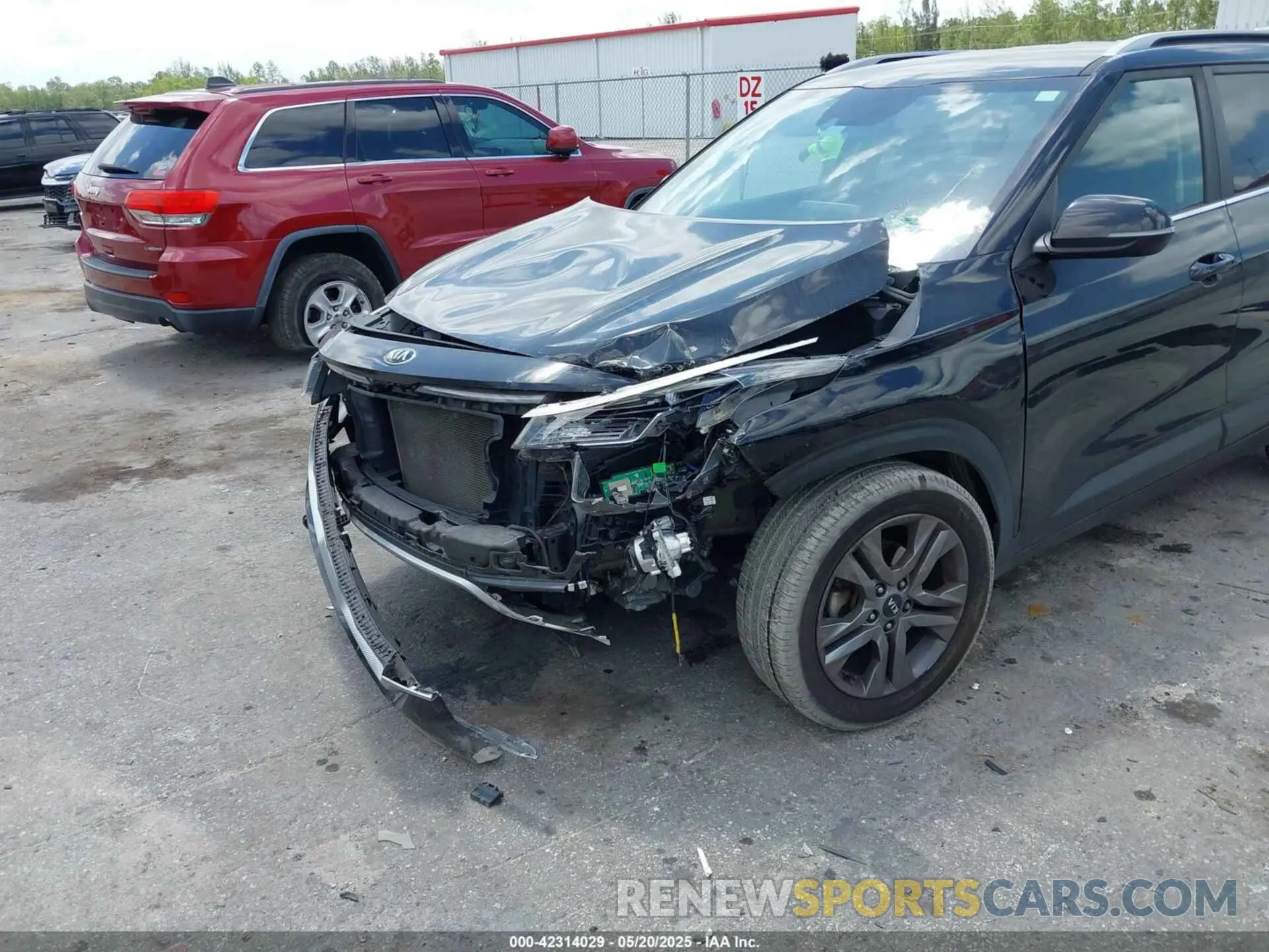 6 Photograph of a damaged car KNDEU2AAXM7082328 KIA SELTOS 2021
