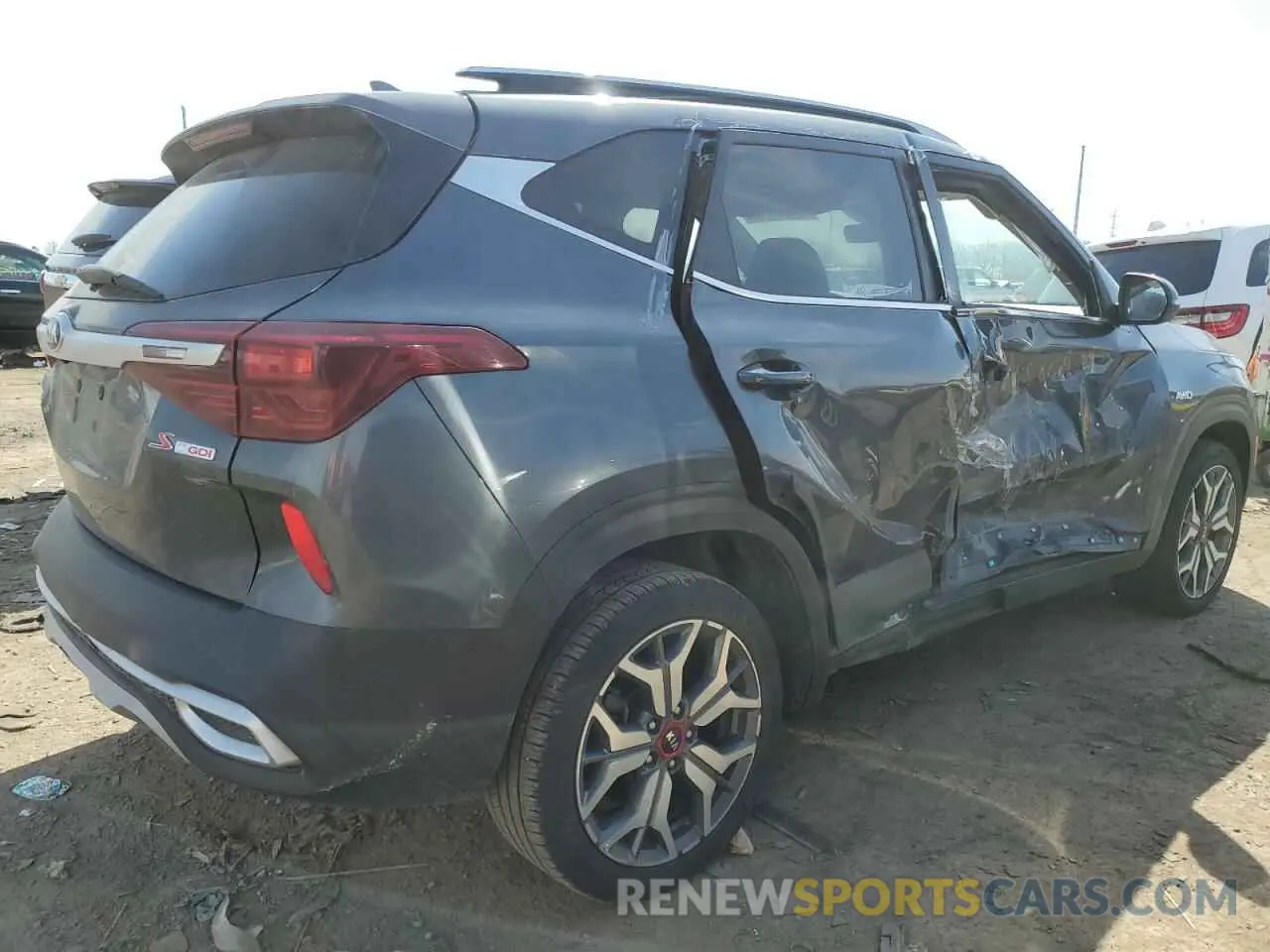 3 Photograph of a damaged car KNDEUCA20M7055458 KIA SELTOS 2021